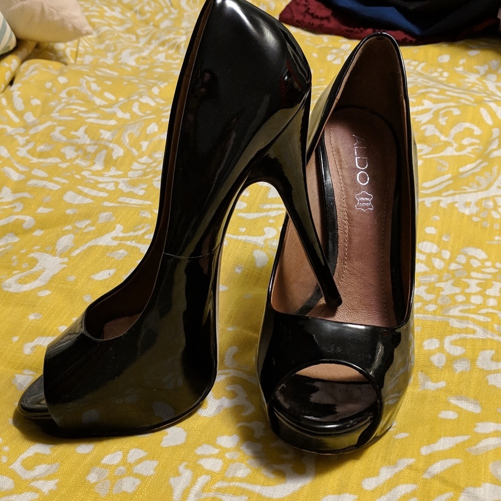 Aldo peep toe patent leather heels